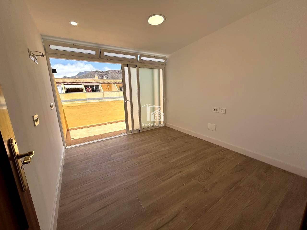 3 sypialnia Willa na sprzedaż w Arona z garażem - 290 000 € (Ref: 9778745)