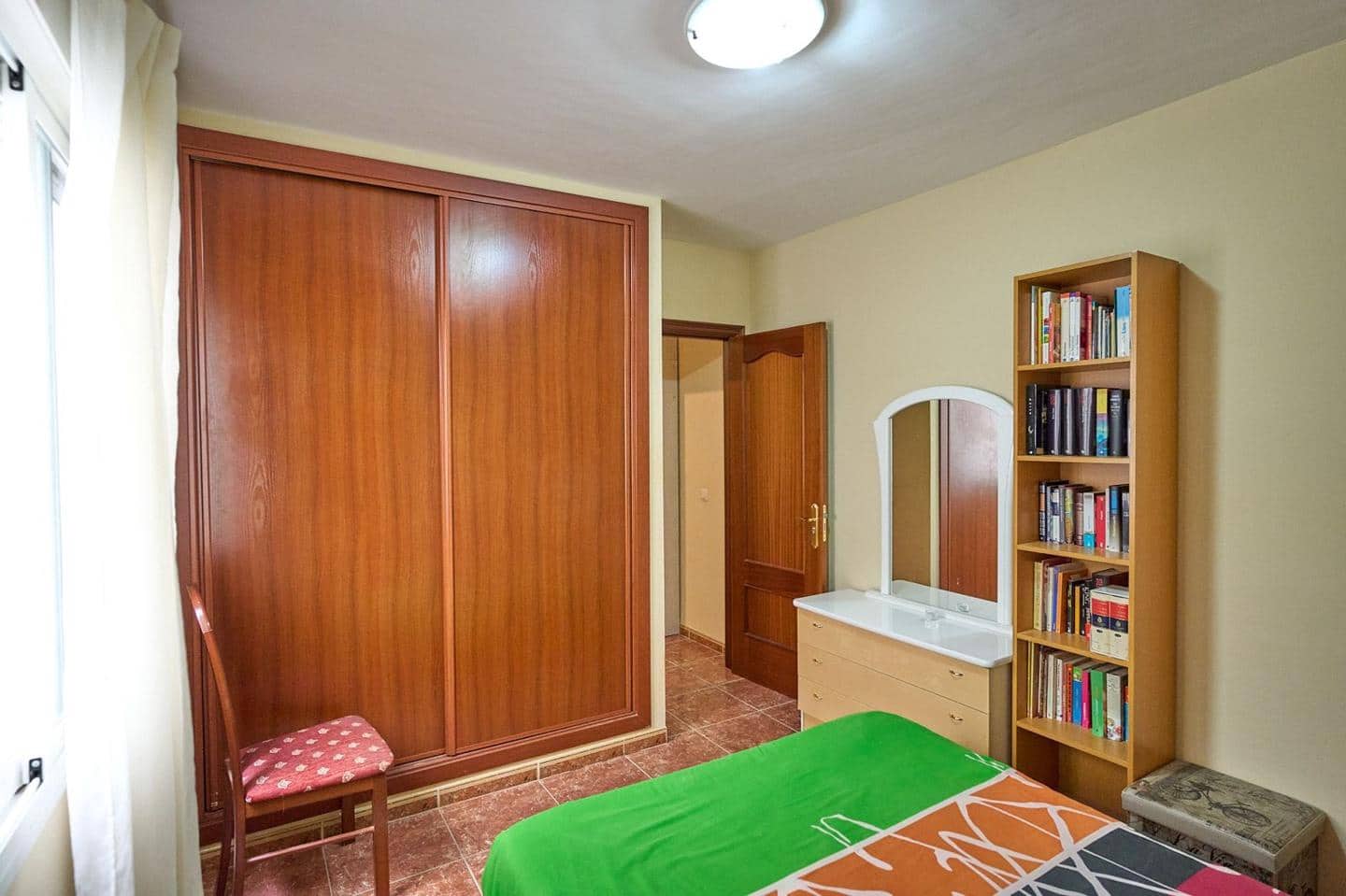 2 soverom Leilighet til salgs i Arona med garasje - € 195 000 (Ref: 9778748)