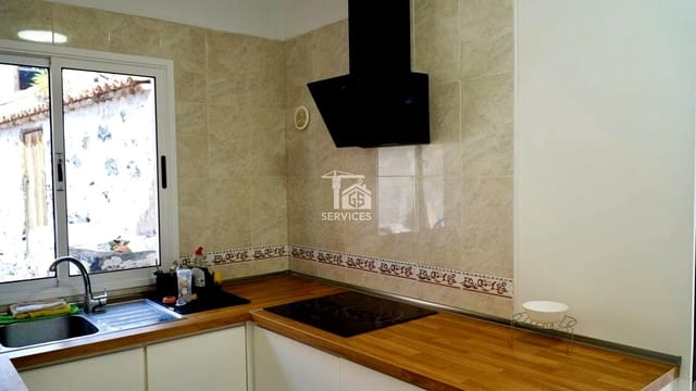 3 sypialnia Willa na sprzedaż w Chiguergue, Guía de Isora z garażem - 330 000 € (Ref: 9778750)