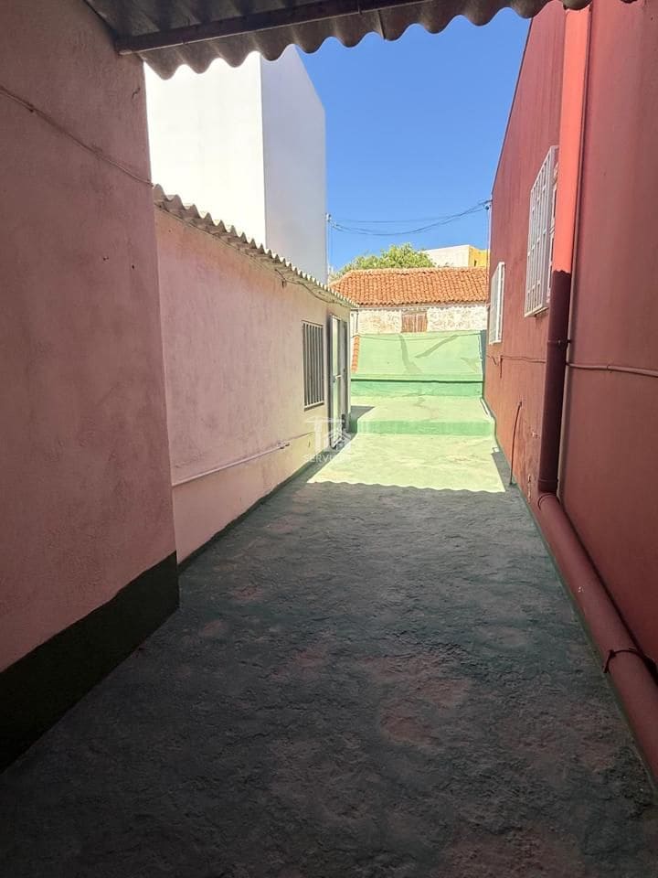 5 soverom Villa til salgs i Arona med garasje - € 249 000 (Ref: 9785061)