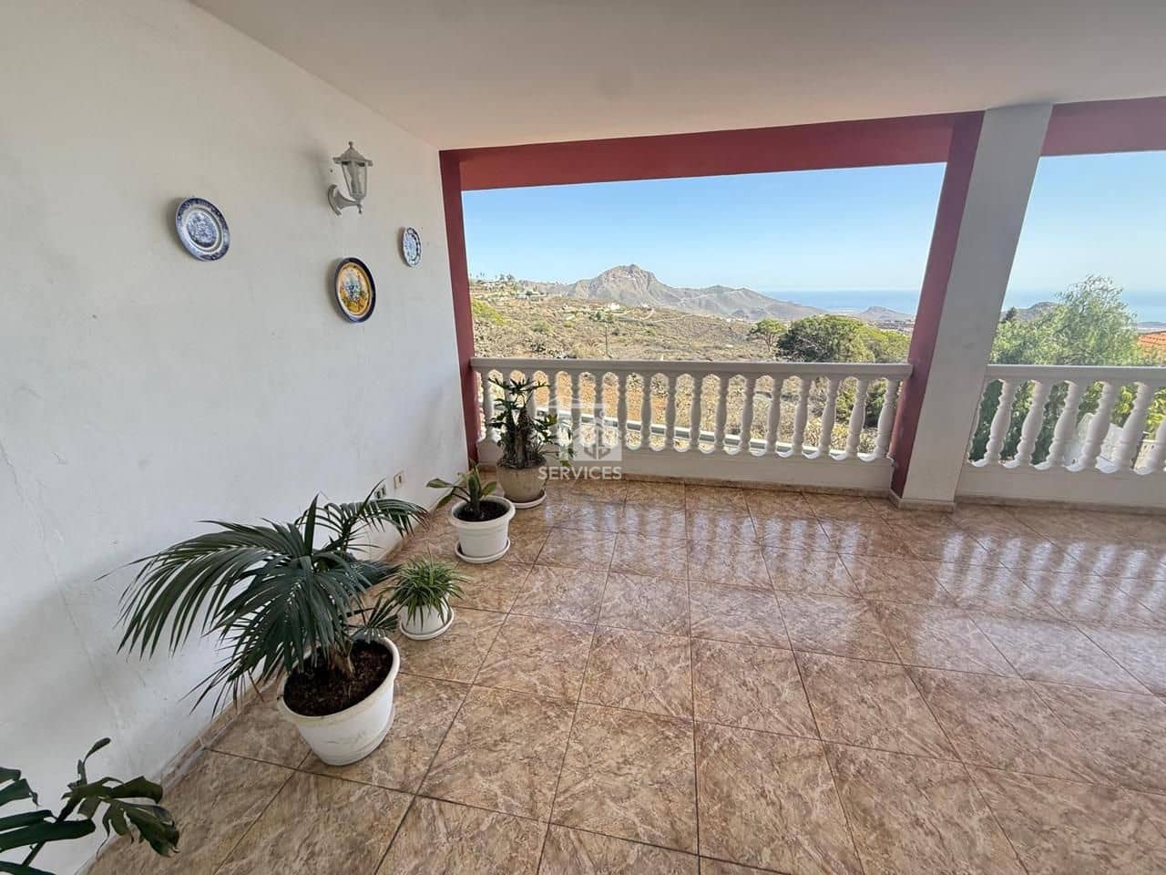 5 soverom Villa til salgs i Arona med garasje - € 249 000 (Ref: 9785061)