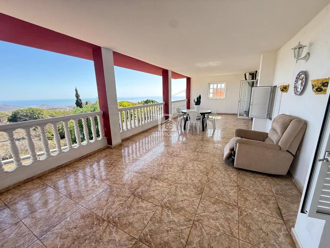 5 soverom Villa til salgs i Arona med garasje - € 249 000 (Ref: 9785061)