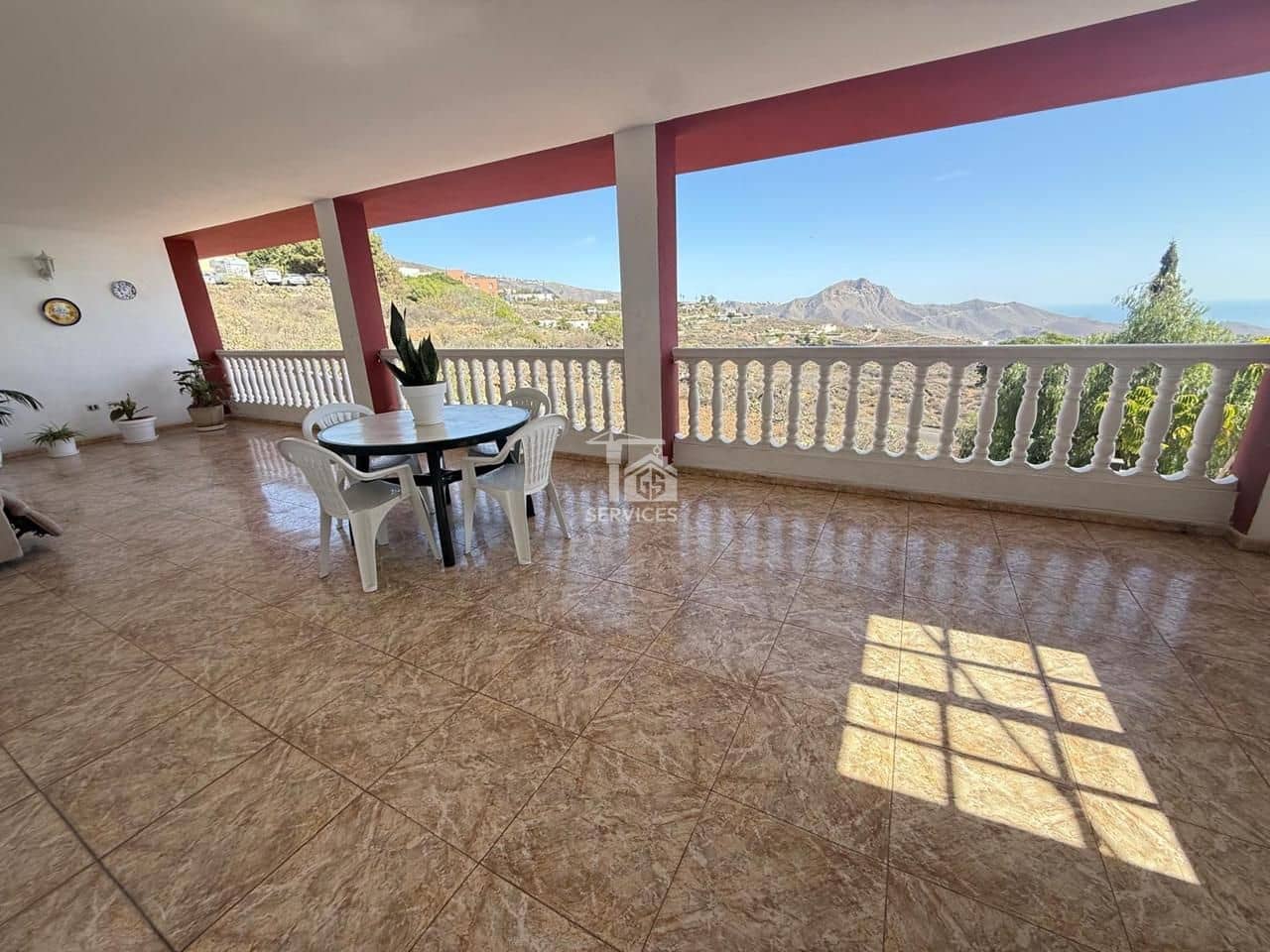 5 soverom Villa til salgs i Arona med garasje - € 249 000 (Ref: 9785061)