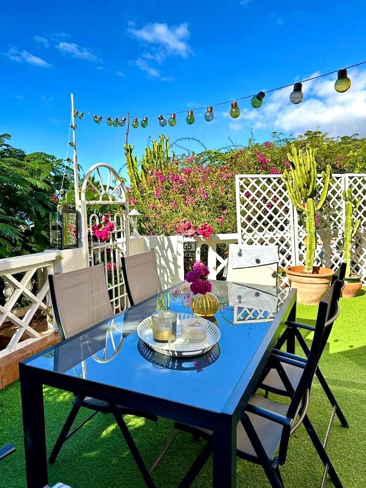 Piso de 2 habitaciones en Costa Adeje en alquiler con garaje - 2.000 € (Ref: 9789889)