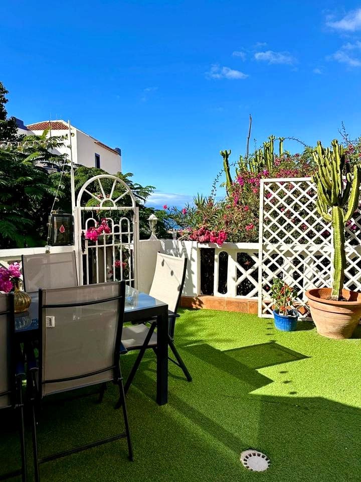 Piso de 2 habitaciones en Costa Adeje en alquiler con garaje - 2.000 € (Ref: 9789889)