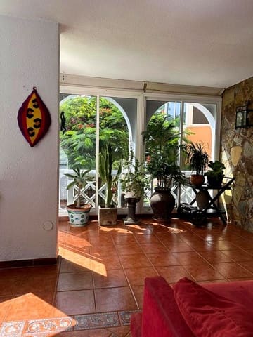 Piso de 2 habitaciones en San Eugenio Alto, Adeje en alquiler con garaje - 2.000 € (Ref: 9789889)