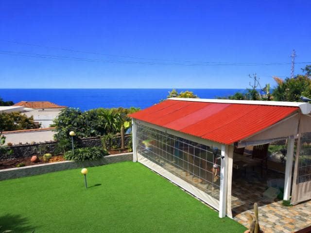 3 slaapkamer Villa te koop in Santa Cruz de Tenerife met garage - € 559.000 (Ref: 9802890)