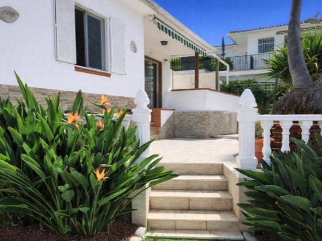 3 slaapkamer Villa te koop in Santa Cruz de Tenerife met garage - € 559.000 (Ref: 9802890)