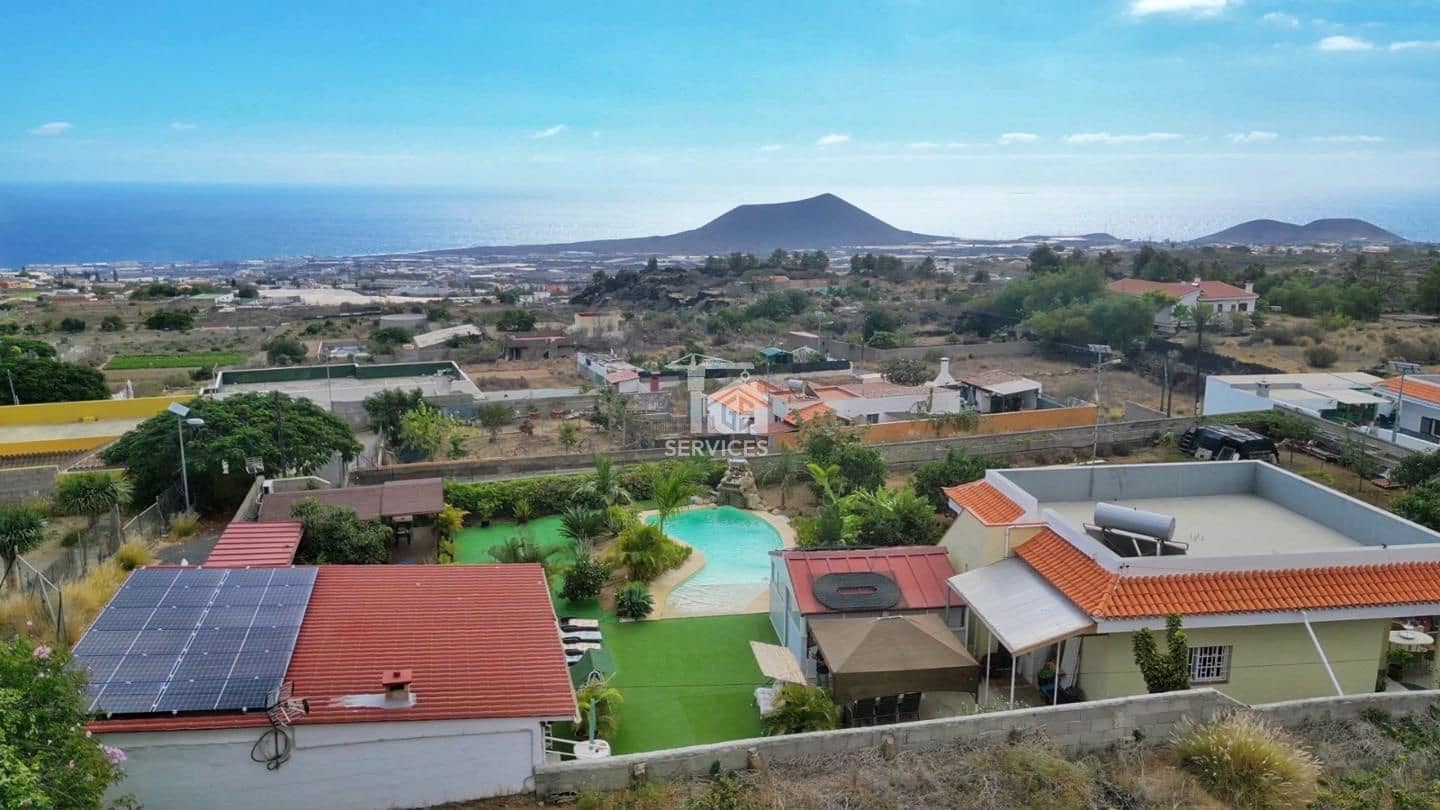 3 sovrum Villa till salu i Arafo med pool garage - 585 000 € (Ref: 9805468)