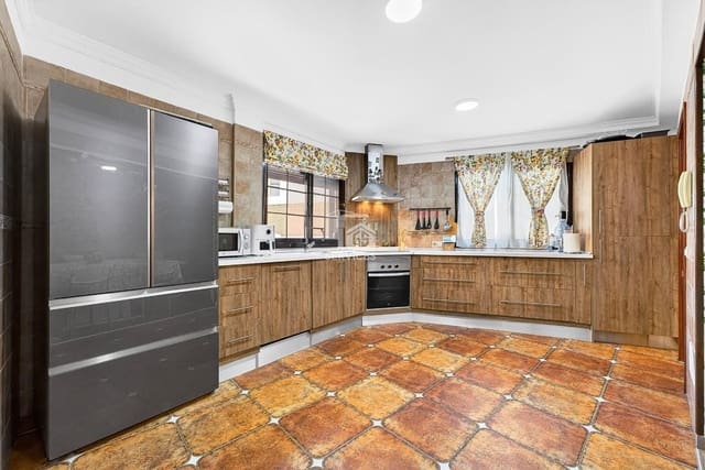 4 soveværelse Villa til salg i Güímar med garage - € 425.000 (Ref: 9805469)