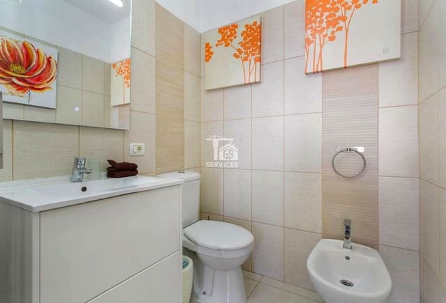 Piso de 2 habitaciones en Los Cristianos, Arona en venta con piscina garaje - 430.000 € (Ref: 9805471)