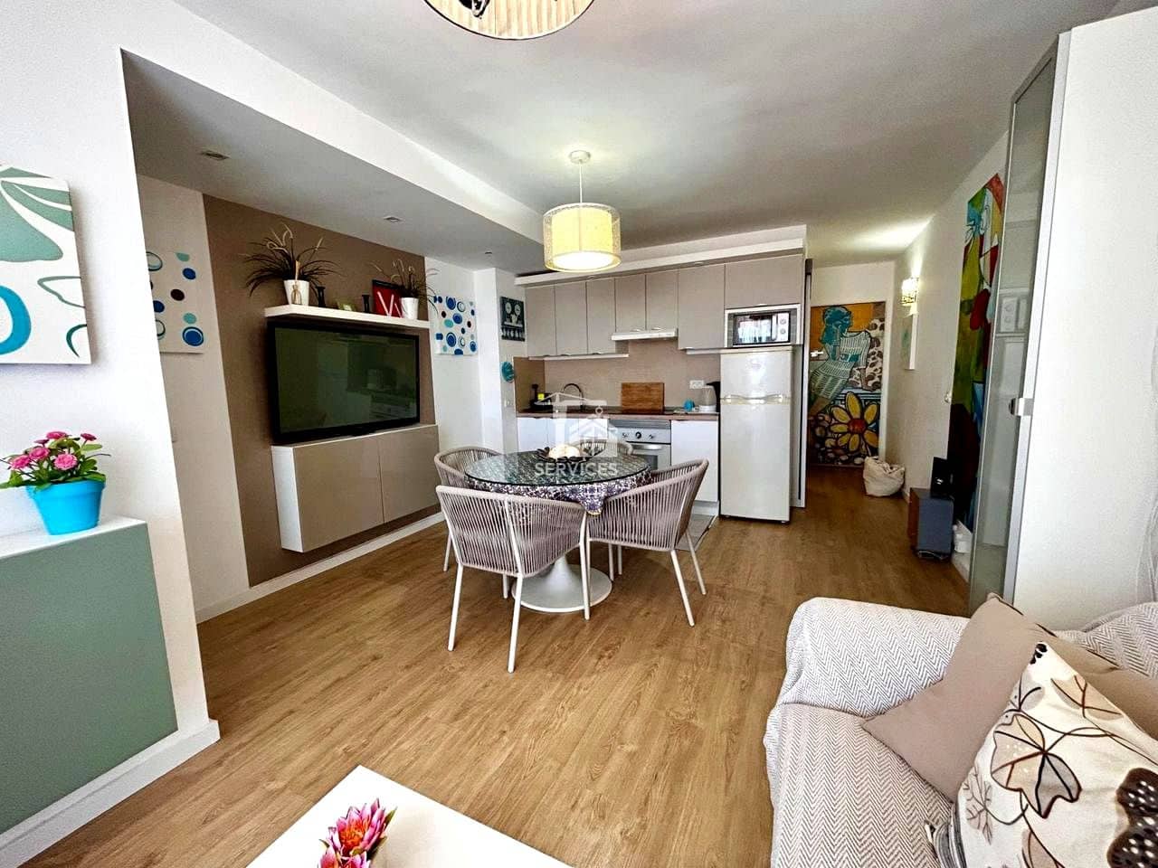 Piso de 2 habitaciones en Arona en venta con piscina garaje - 430.000 € (Ref: 9805471)