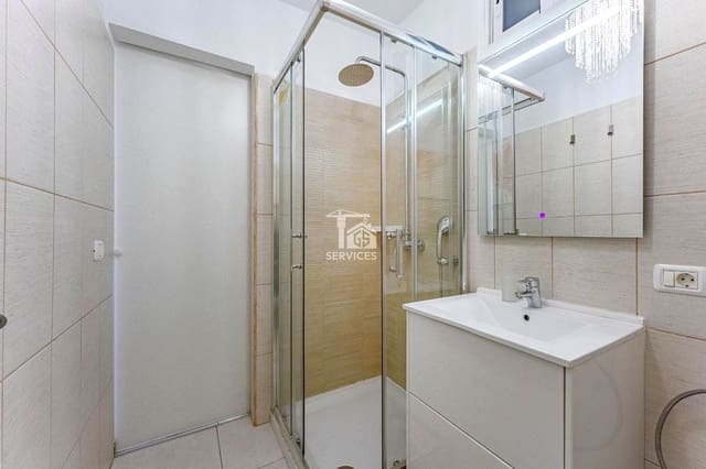 Piso de 2 habitaciones en Los Cristianos, Arona en venta con piscina garaje - 430.000 € (Ref: 9805471)