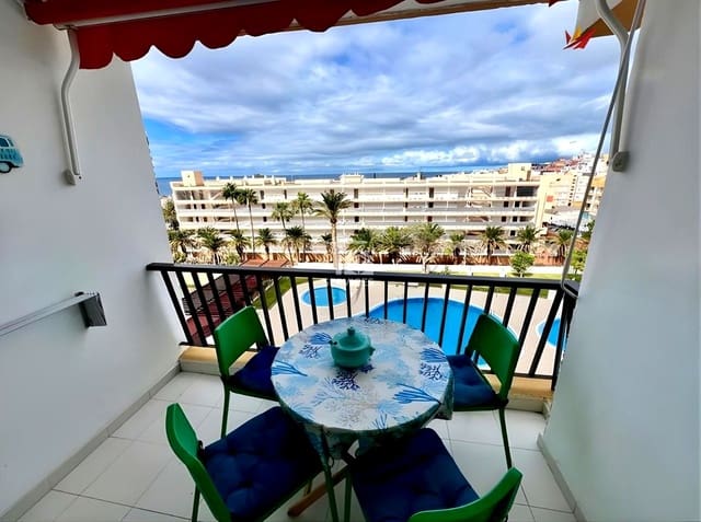 Piso de 2 habitaciones en Los Cristianos, Arona en venta con piscina garaje - 430.000 € (Ref: 9805471)