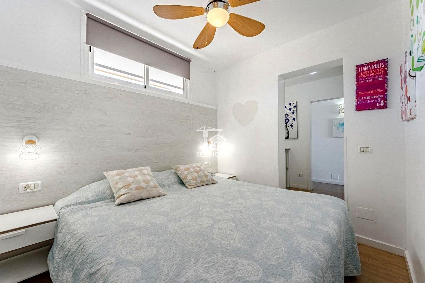 Piso de 2 habitaciones en Arona en venta con piscina garaje - 430.000 € (Ref: 9805471)