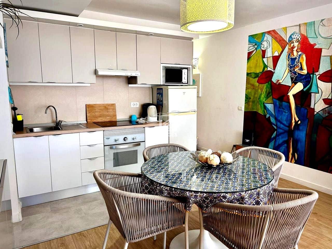 Piso de 2 habitaciones en Arona en venta con piscina garaje - 430.000 € (Ref: 9805471)