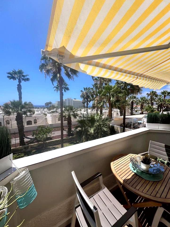 1 bedroom Flat for sale in Arona with pool garage - € 290,000 (Ref: 9805472)