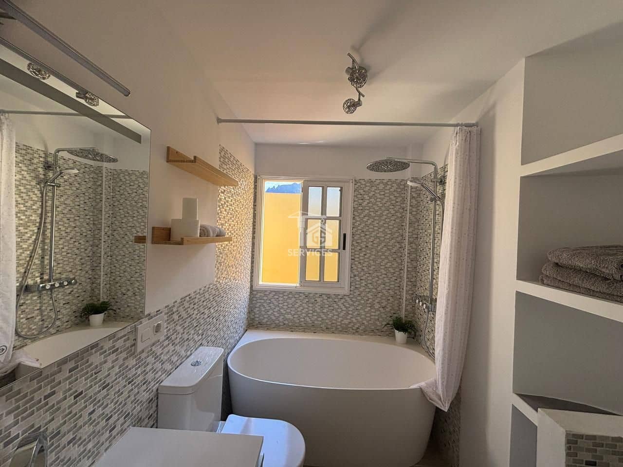 Piso de 1 habitación en Adeje en venta con garaje - 370.000 € (Ref: 9815059)