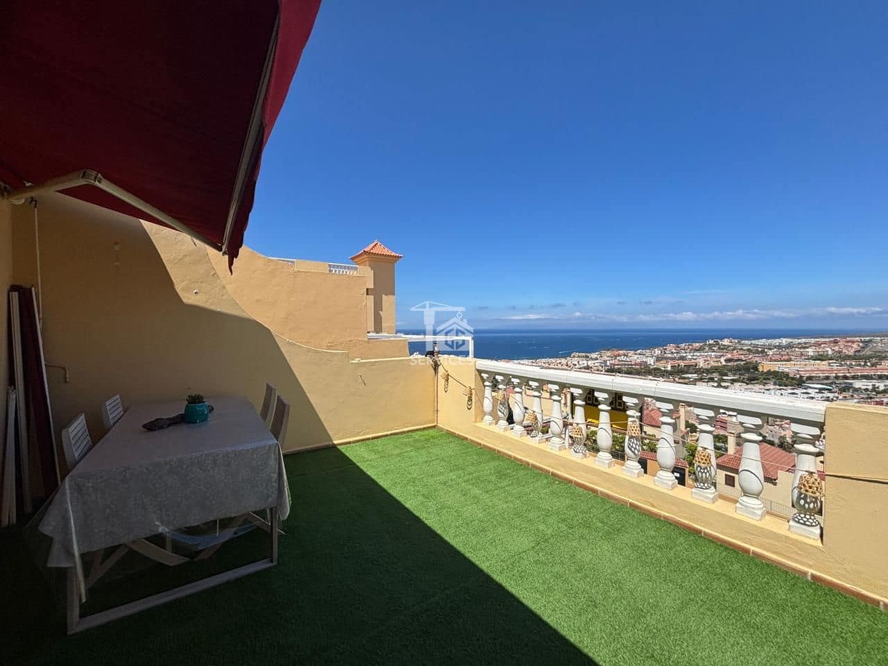 Piso de 1 habitación en Adeje en venta con garaje - 370.000 € (Ref: 9815059)