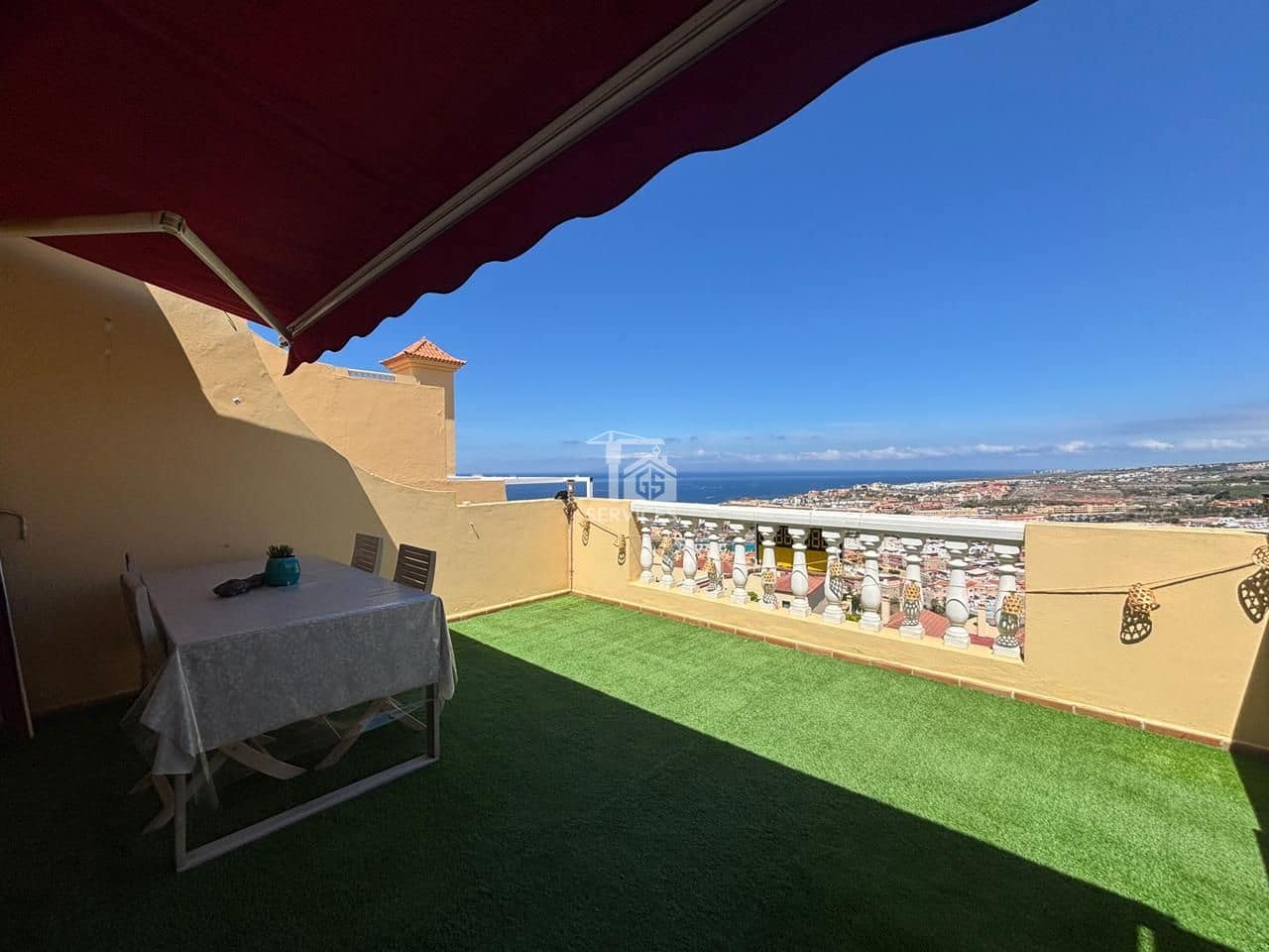 Piso de 1 habitación en Adeje en venta con garaje - 370.000 € (Ref: 9815059)