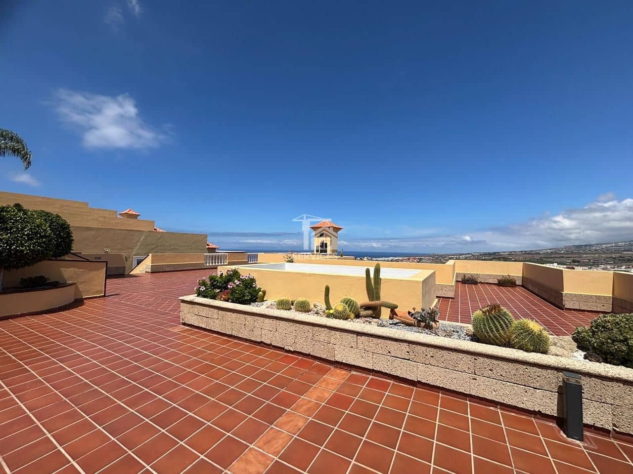 Piso de 1 habitación en Adeje en venta con garaje - 370.000 € (Ref: 9815059)