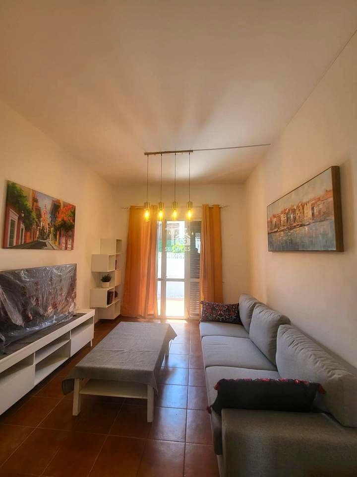 2 slaapkamer Villa te koop in Arona met zwembad garage - € 350.000 (Ref: 9816424)