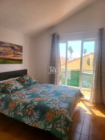 2 slaapkamer Villa te koop in Playa de las Americas, Arona met zwembad garage - € 350.000 (Ref: 9816424)