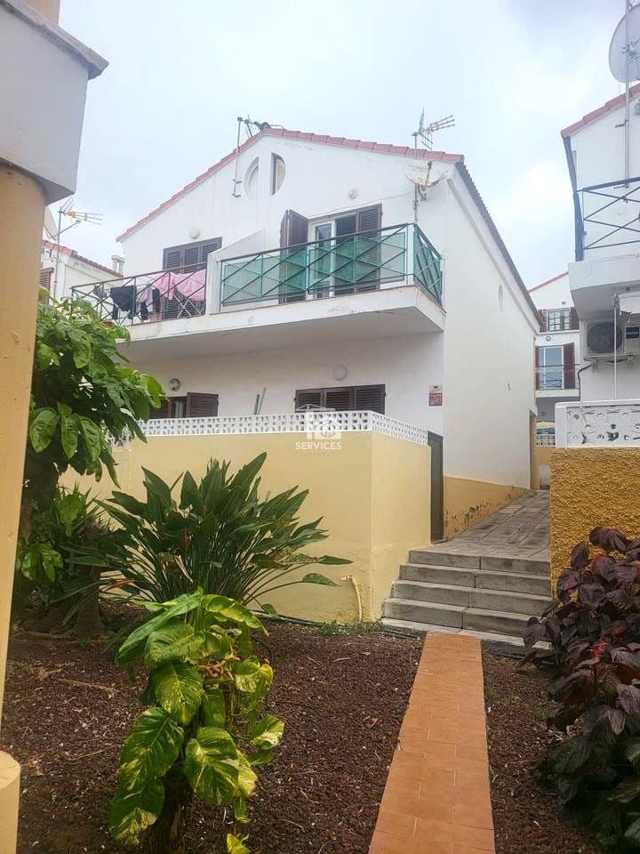 2 slaapkamer Villa te koop in Arona met zwembad garage - € 350.000 (Ref: 9816424)