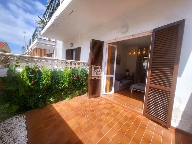 2 slaapkamer Villa te koop in Playa de las Americas, Arona met zwembad garage - € 350.000 (Ref: 9816424)
