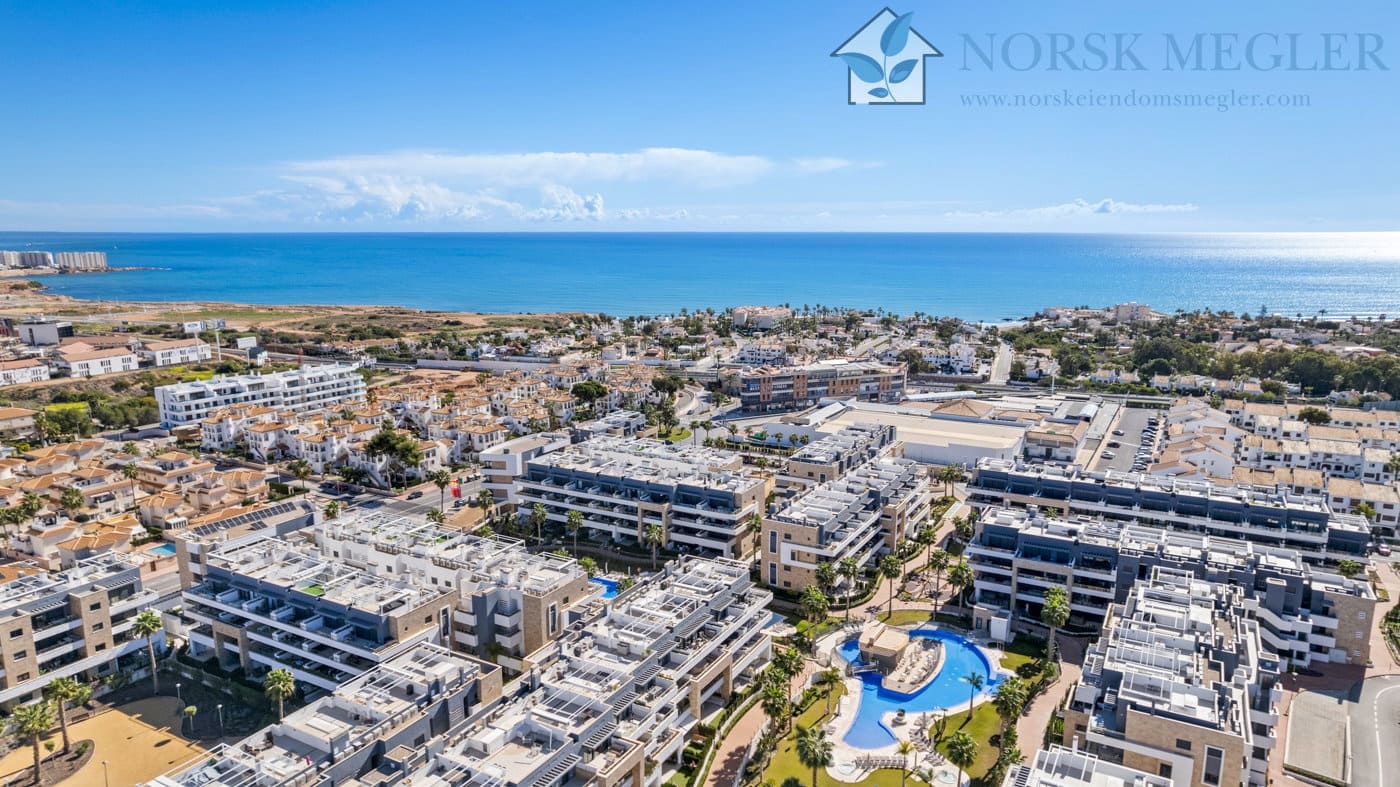 2 soveværelse Penthouse til salg i Playa Flamenca med swimmingpool garage - € 519.000 (Ref: 10004612)