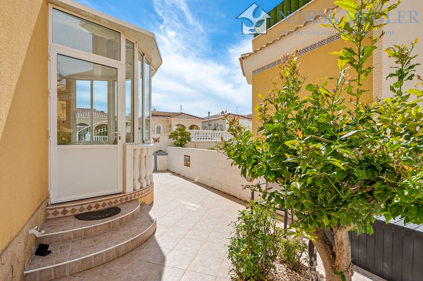3 bedroom Villa for sale in Lo Crispin with pool garage - € 295,000 (Ref: 10004613)