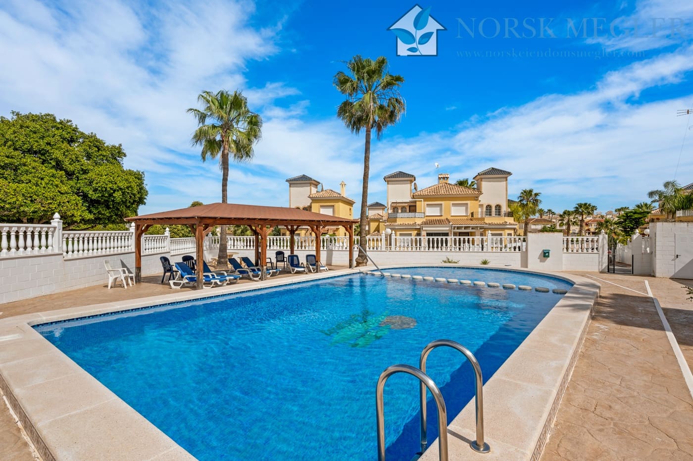 3 bedroom Villa for sale in Lo Crispin with pool garage - € 295,000 (Ref: 10004613)
