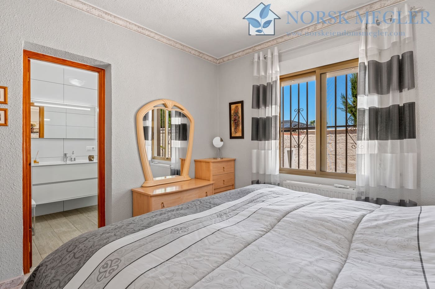 3 slaapkamer Villa te koop in Ciudad Quesada met zwembad garage - € 559.000 (Ref: 10004614)