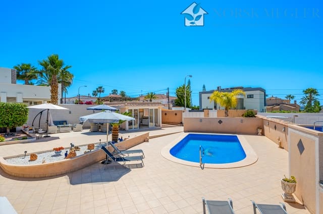3 slaapkamer Villa te koop in Ciudad Quesada, Rojales met zwembad garage - € 559.000 (Ref: 10004614)