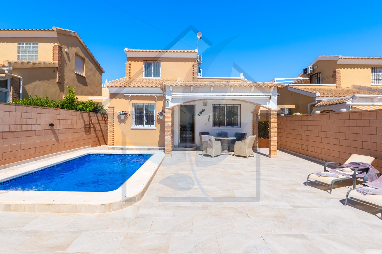 3 quarto Moradia para venda em Orihuela Costa com piscina garagem - 330 000 € (Ref: 10004616)