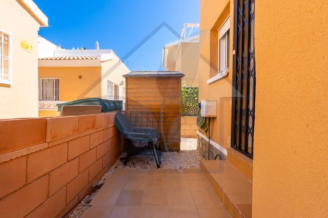 Chalet de 3 habitaciones en Orihuela Costa, Orihuela en venta con piscina garaje - 330.000 € (Ref: 10004616)