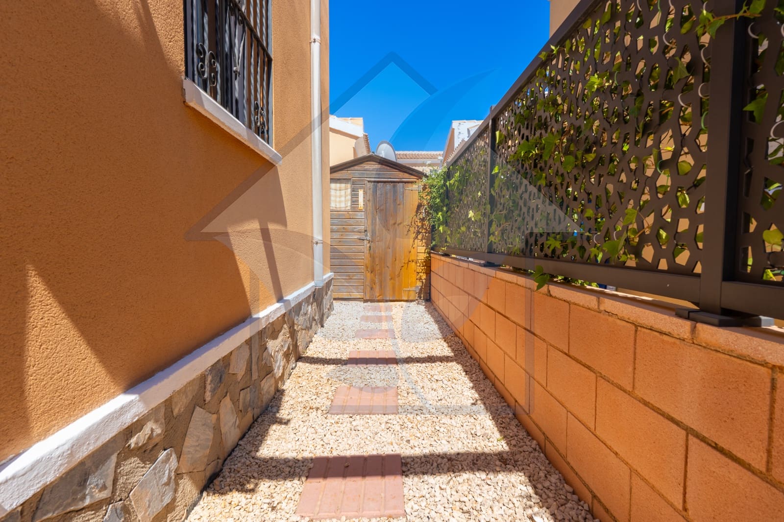 3 quarto Moradia para venda em Orihuela Costa com piscina garagem - 330 000 € (Ref: 10004616)