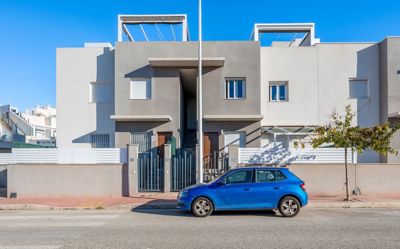 2 sypialnia Penthouse na sprzedaż w Torrevieja z basenem garażem - 279 000 € (Ref: 10004618)