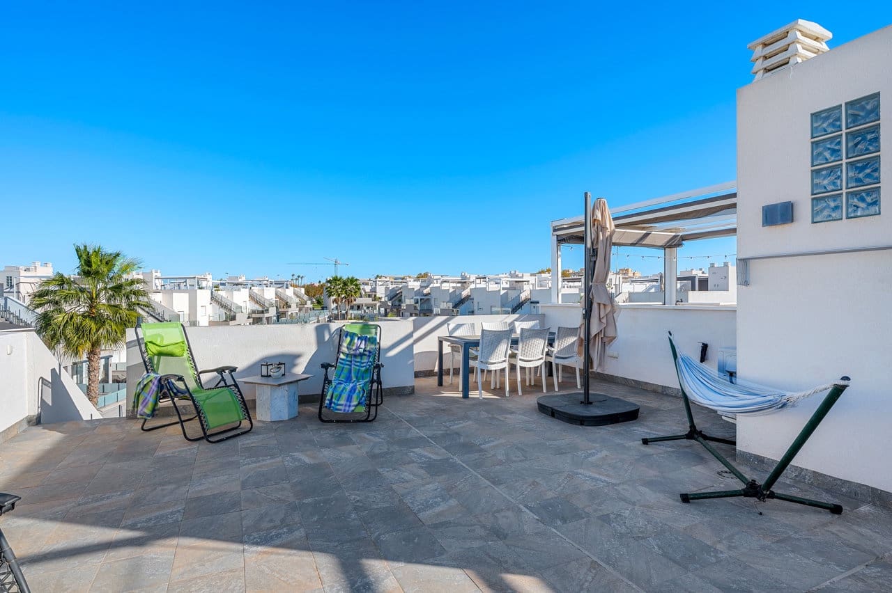 2 sypialnia Penthouse na sprzedaż w Torrevieja z basenem garażem - 279 000 € (Ref: 10004618)