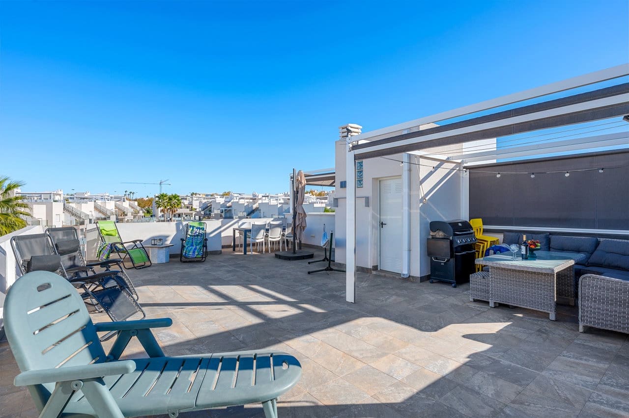 2 sypialnia Penthouse na sprzedaż w Torrevieja z basenem garażem - 279 000 € (Ref: 10004618)
