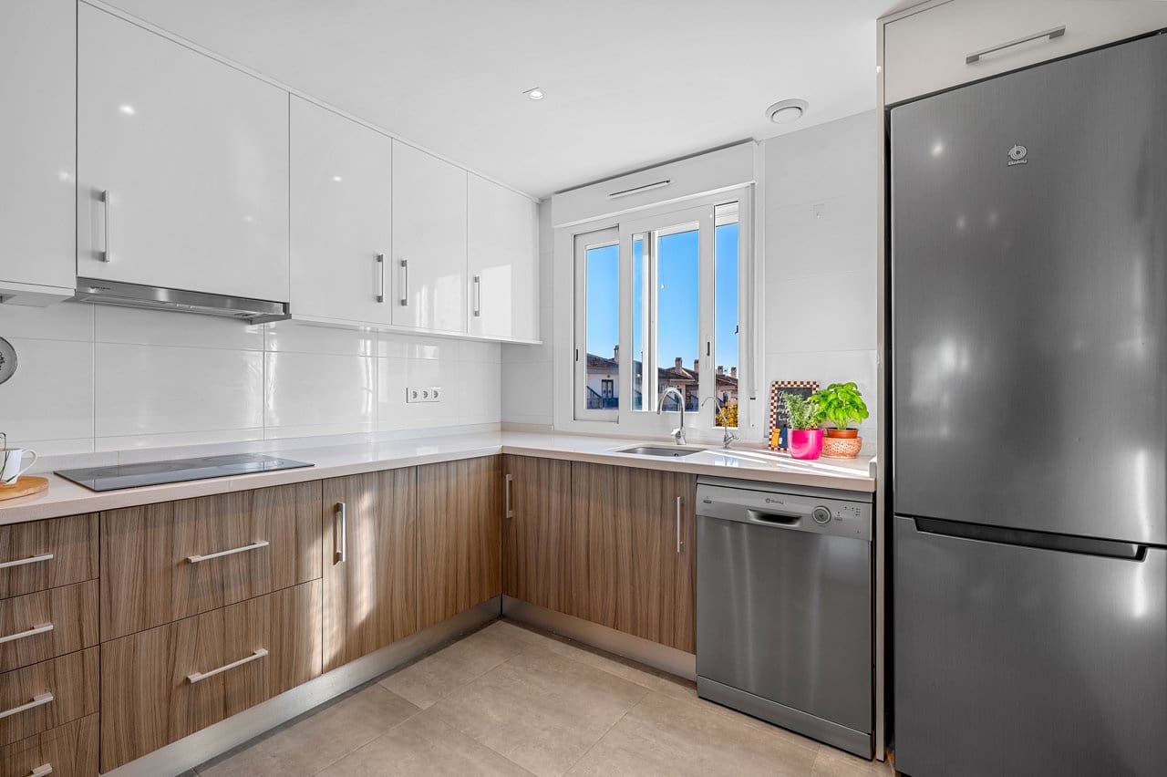 2 sypialnia Penthouse na sprzedaż w Torrevieja z basenem garażem - 279 000 € (Ref: 10004618)