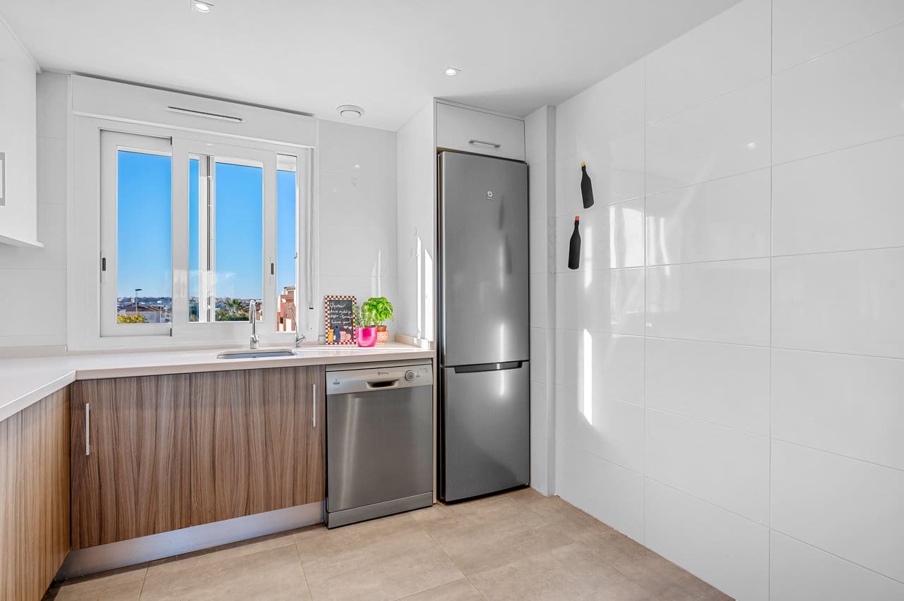 2 sypialnia Penthouse na sprzedaż w Torrevieja z basenem garażem - 279 000 € (Ref: 10004618)