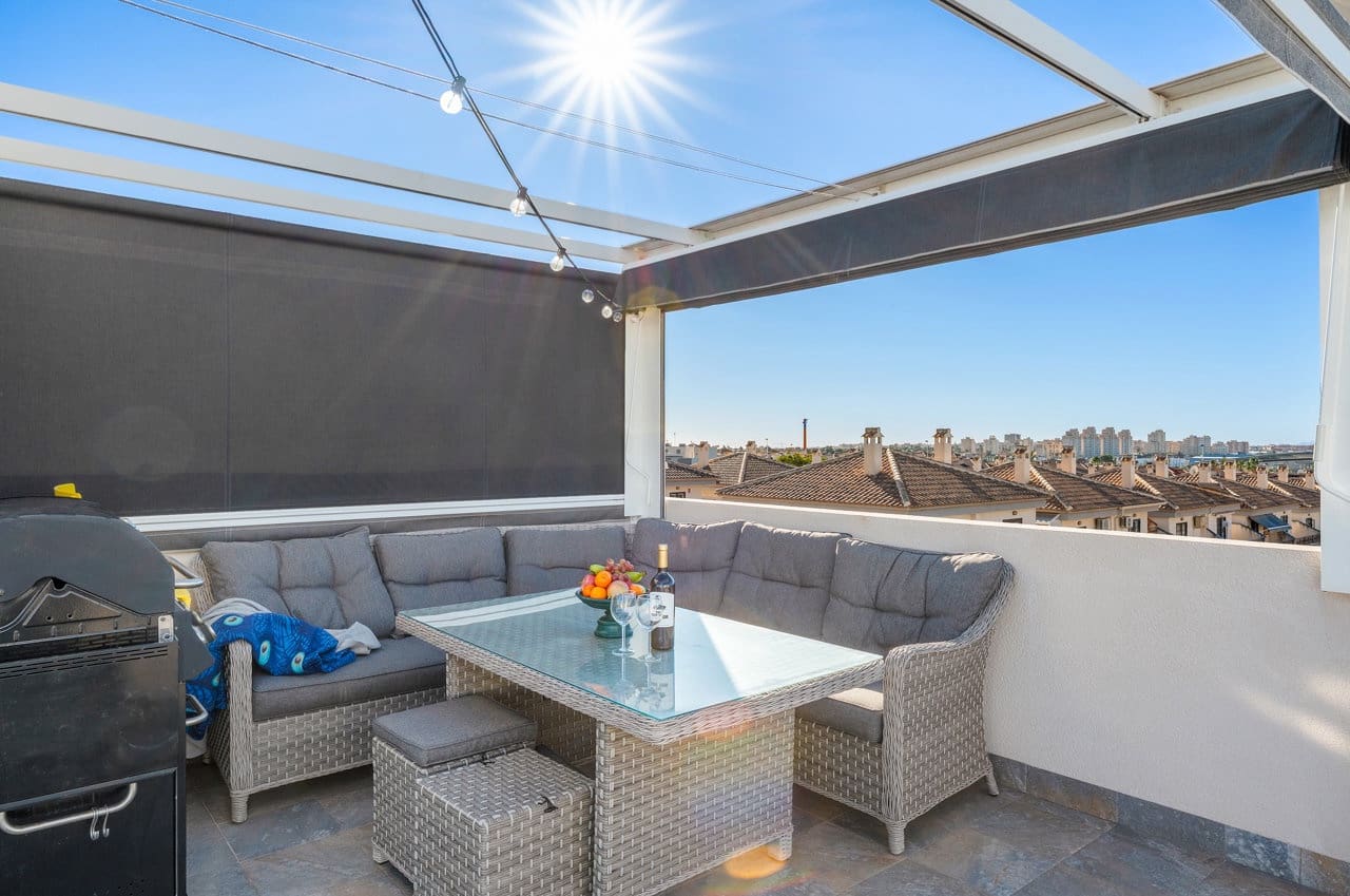 2 sypialnia Penthouse na sprzedaż w Torrevieja z basenem garażem - 279 000 € (Ref: 10004618)
