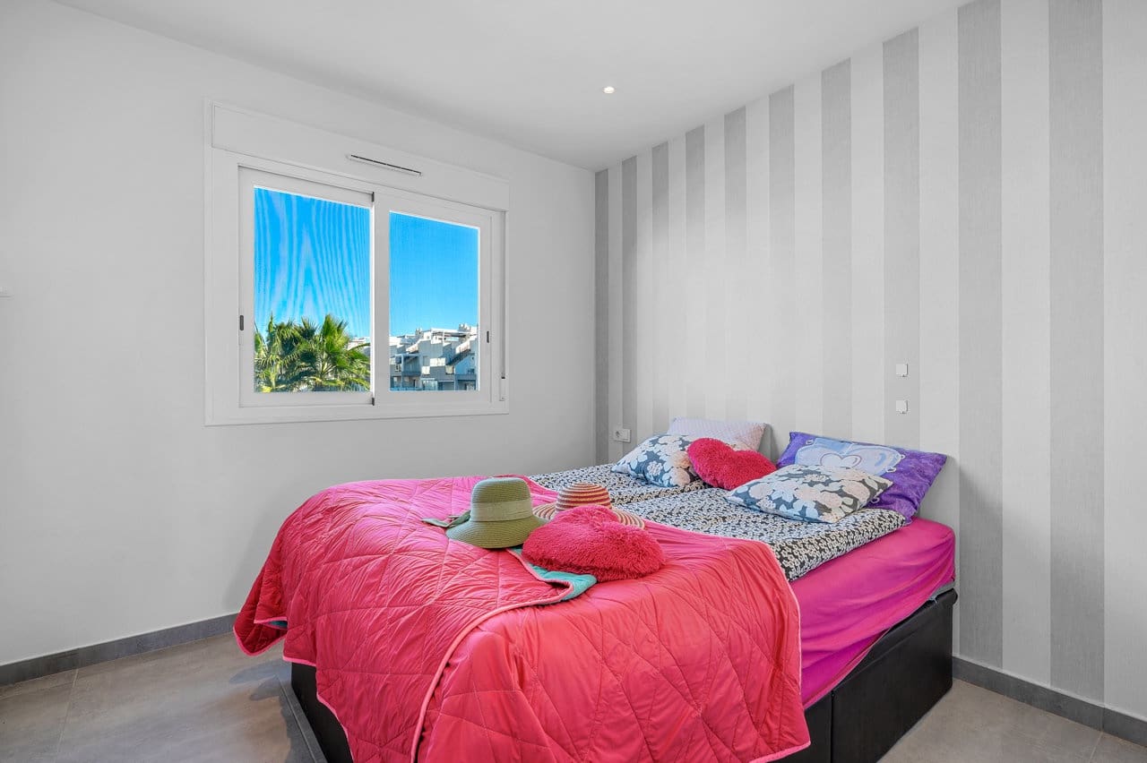 2 sypialnia Penthouse na sprzedaż w Torrevieja z basenem garażem - 279 000 € (Ref: 10004618)