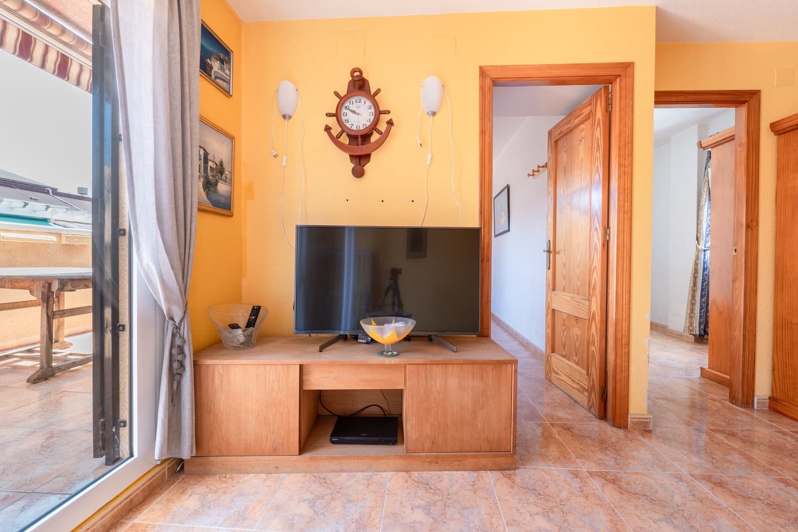 2 bedroom Penthouse for sale in Torrevieja with pool - € 135,000 (Ref: 10091489)