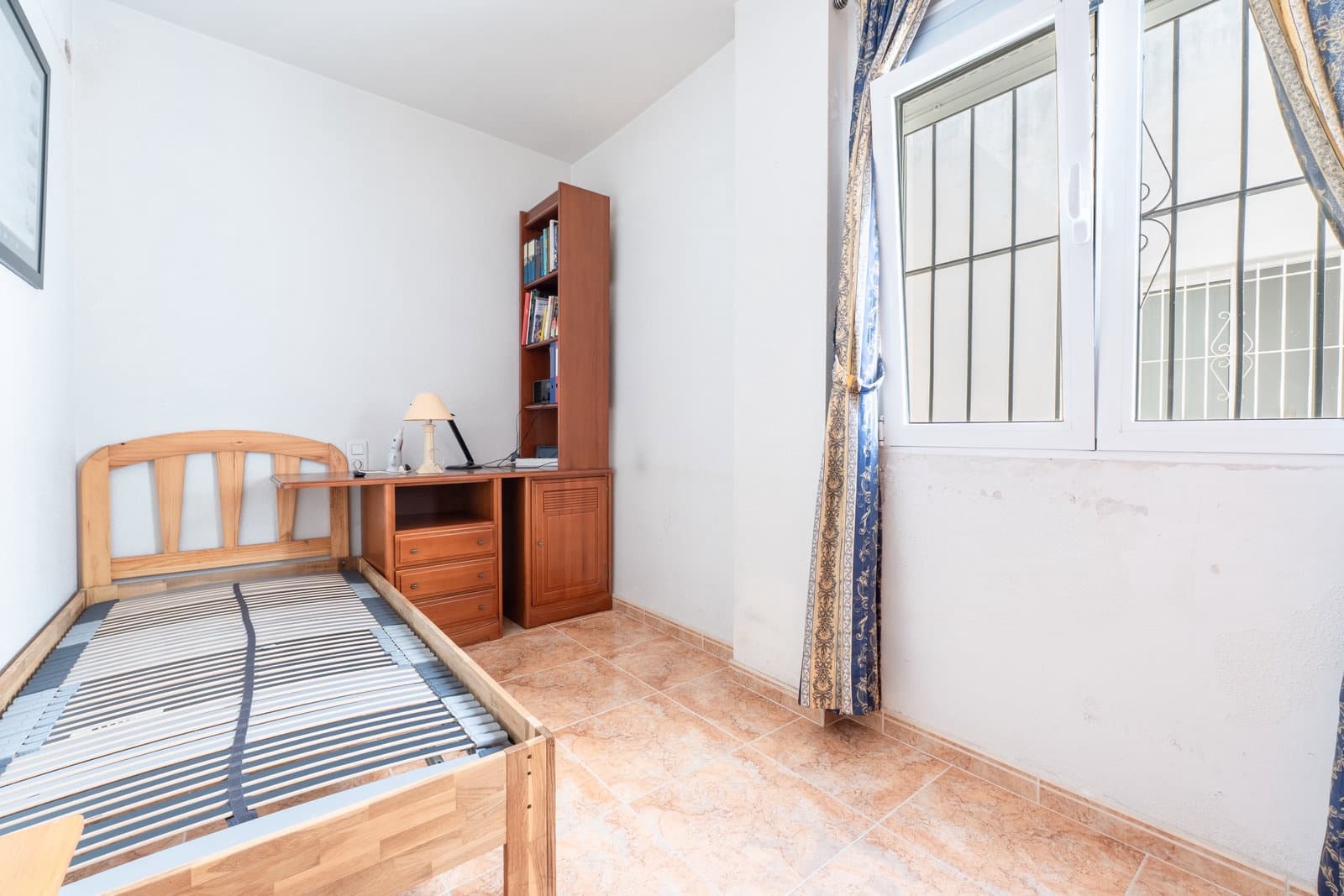 2 bedroom Penthouse for sale in Torrevieja with pool - € 135,000 (Ref: 10091489)