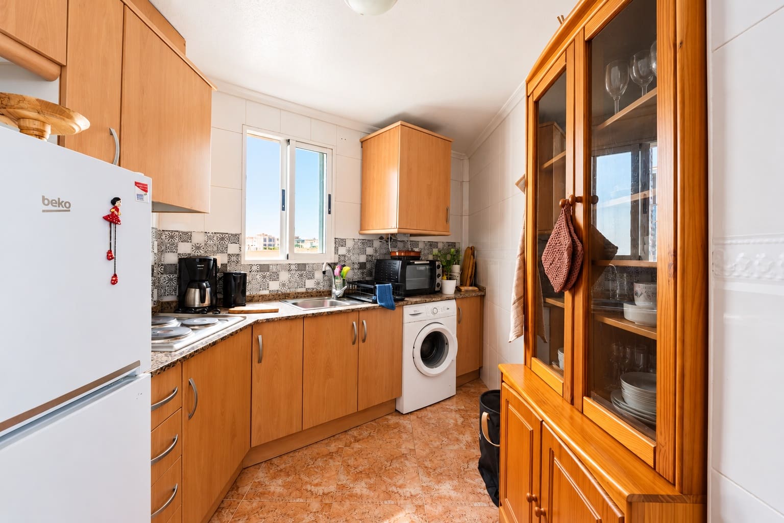 3 makuuhuone Kattohuoneisto myytävänä paikassa Torrevieja mukana uima-altaan - 180 000 € (Ref: 10174229)