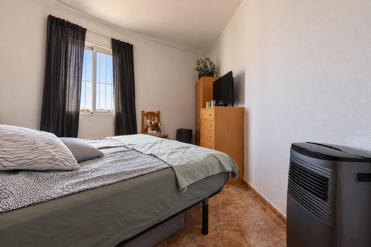 3 makuuhuone Kattohuoneisto myytävänä paikassa Torrevieja mukana uima-altaan - 180 000 € (Ref: 10174229)