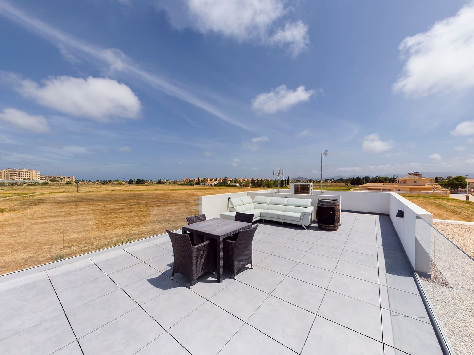 3 bedroom Villa for sale in Los Alcazares with pool - € 799,500 (Ref: 8318745)