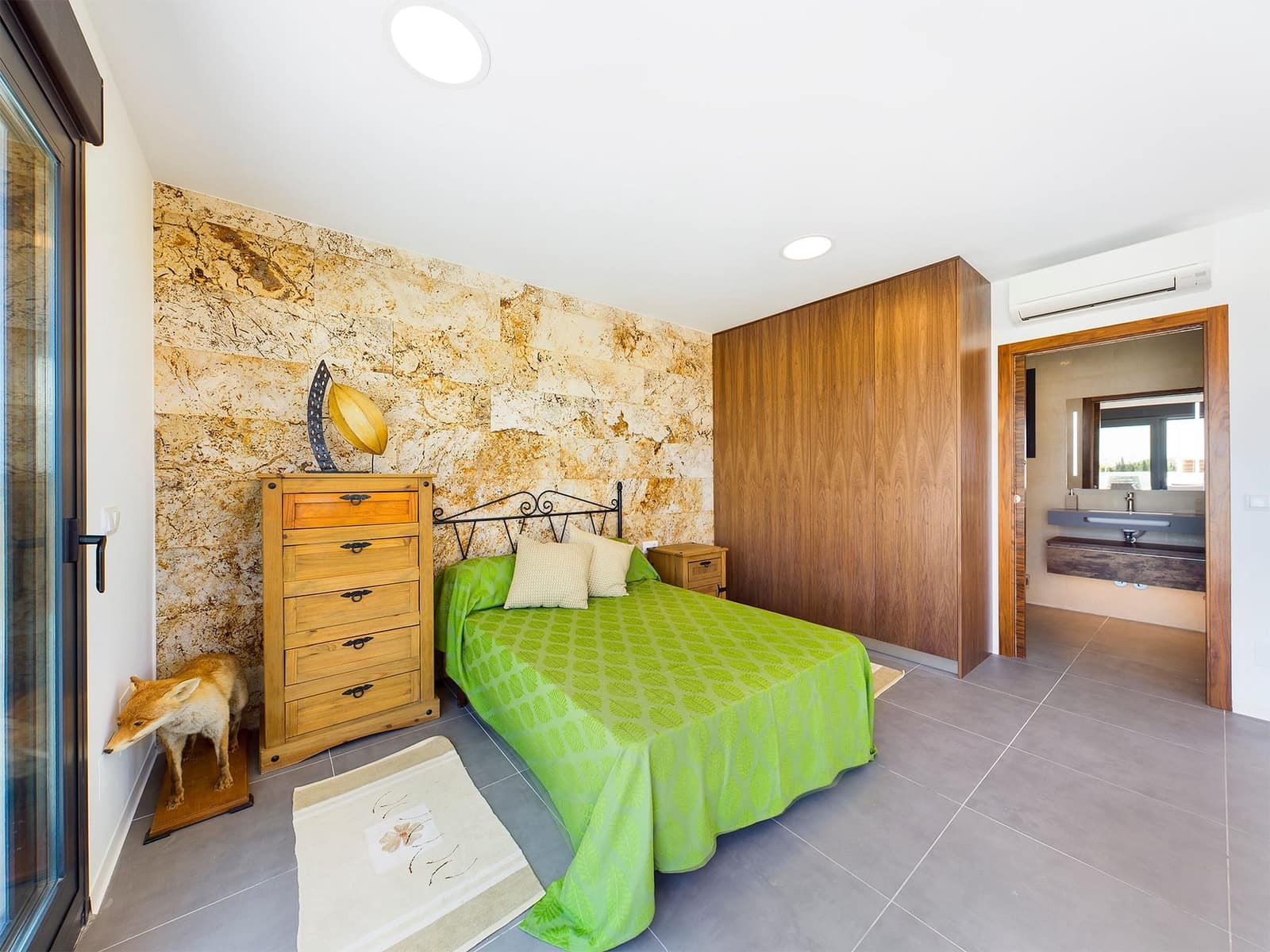 3 bedroom Villa for sale in Los Alcazares with pool - € 799,500 (Ref: 8318745)